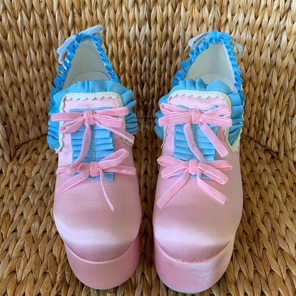 NIB Dolls Kill 💕 Bisou Baby Satin Platforms - Picture 3 of 8